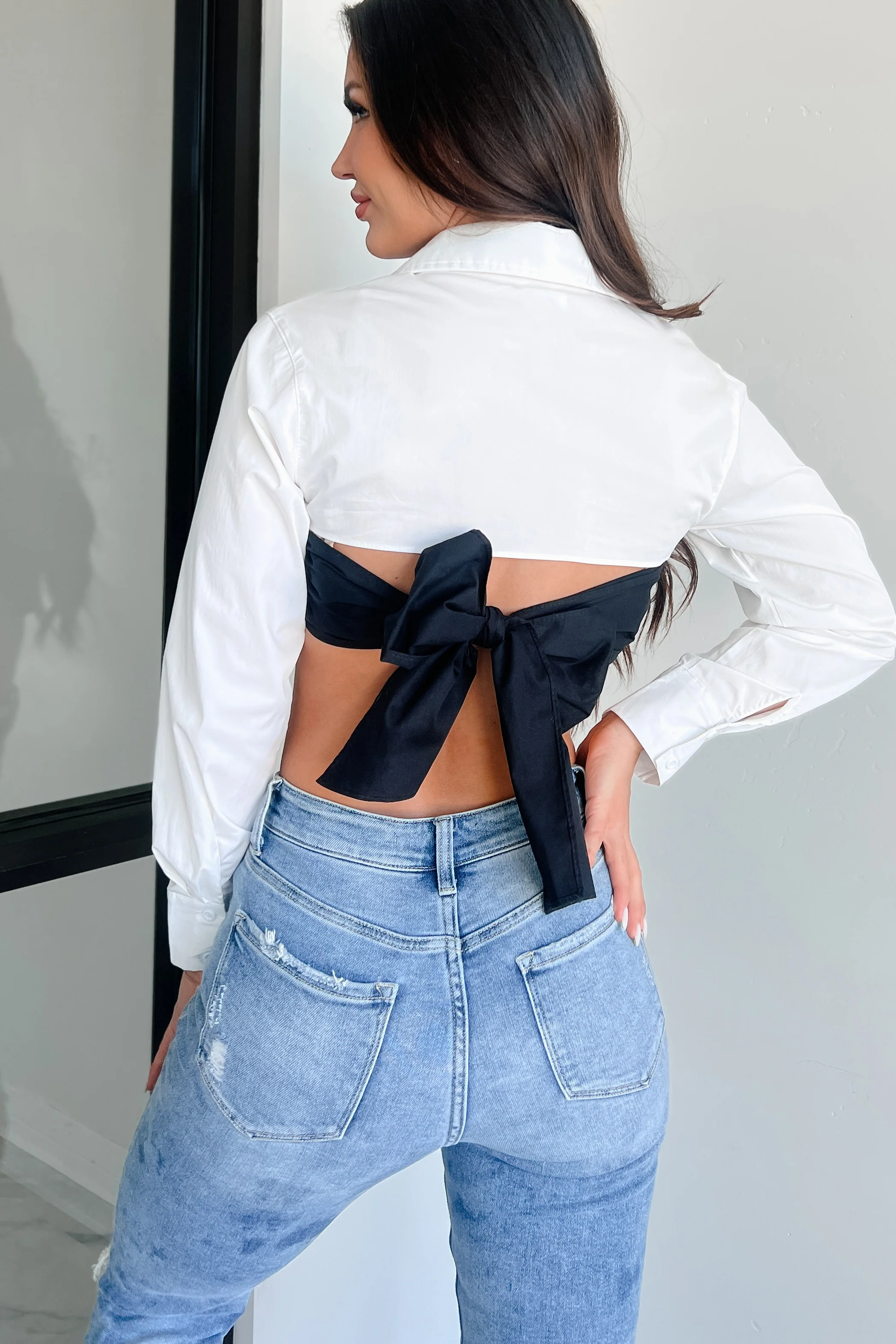 Eclipsing The Heart Colorblock Crop Blouse (White/Black) - Image 3